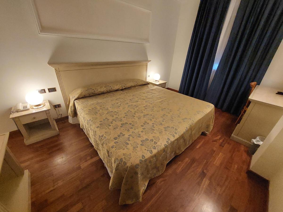 Hotel Villa Medici Rocca San Giovanni Esterno foto