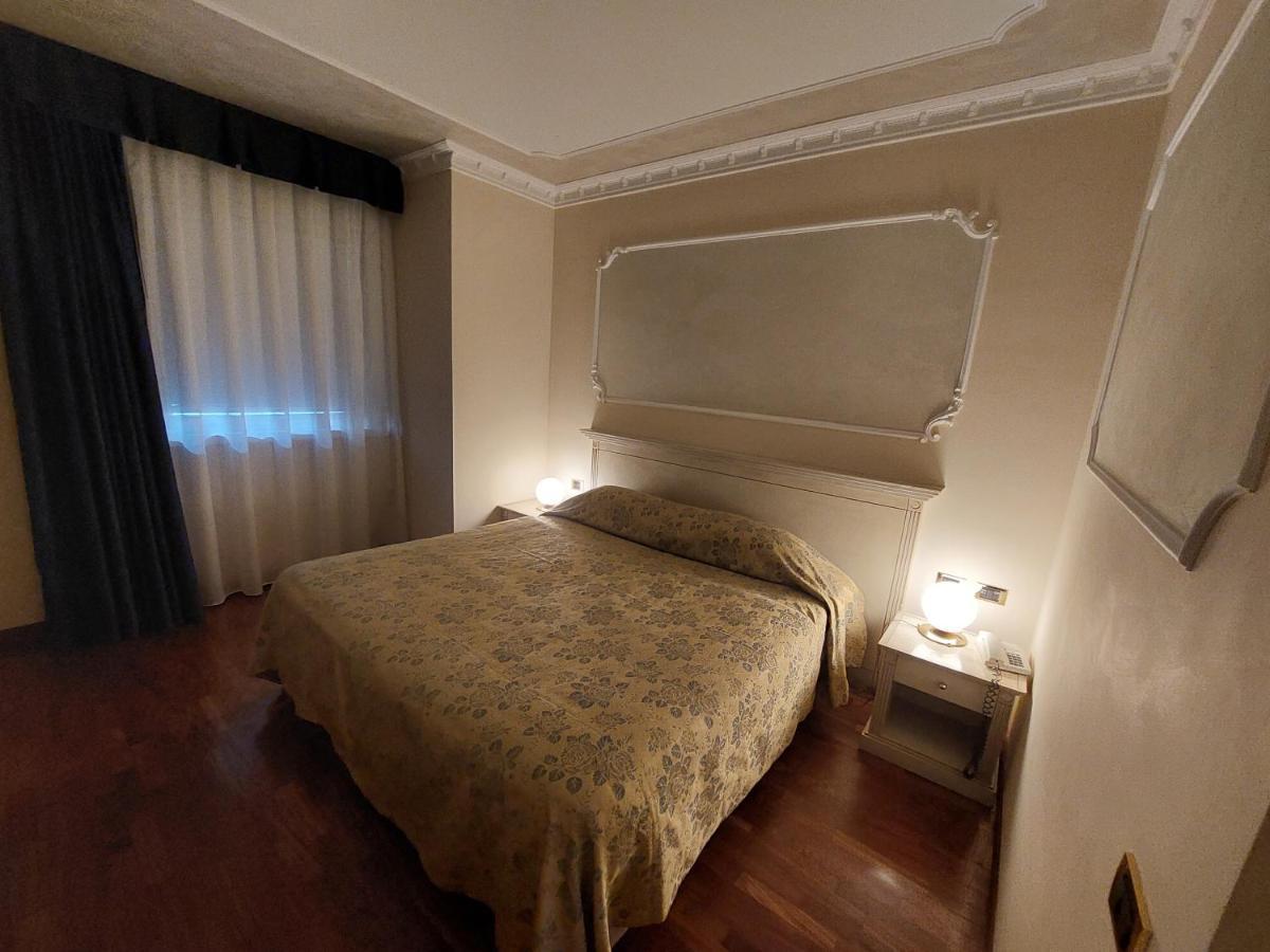 Hotel Villa Medici Rocca San Giovanni Esterno foto
