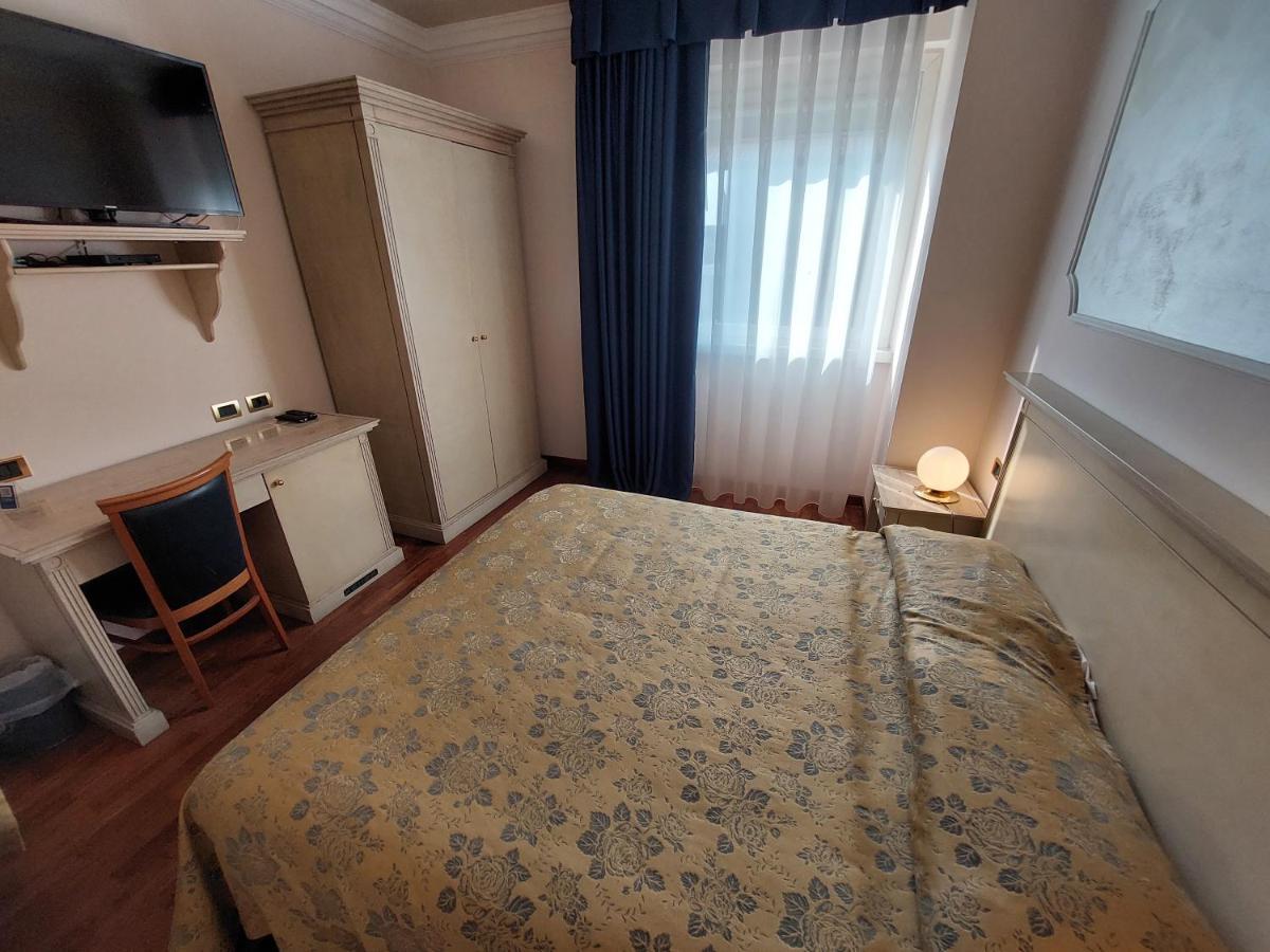 Hotel Villa Medici Rocca San Giovanni Esterno foto