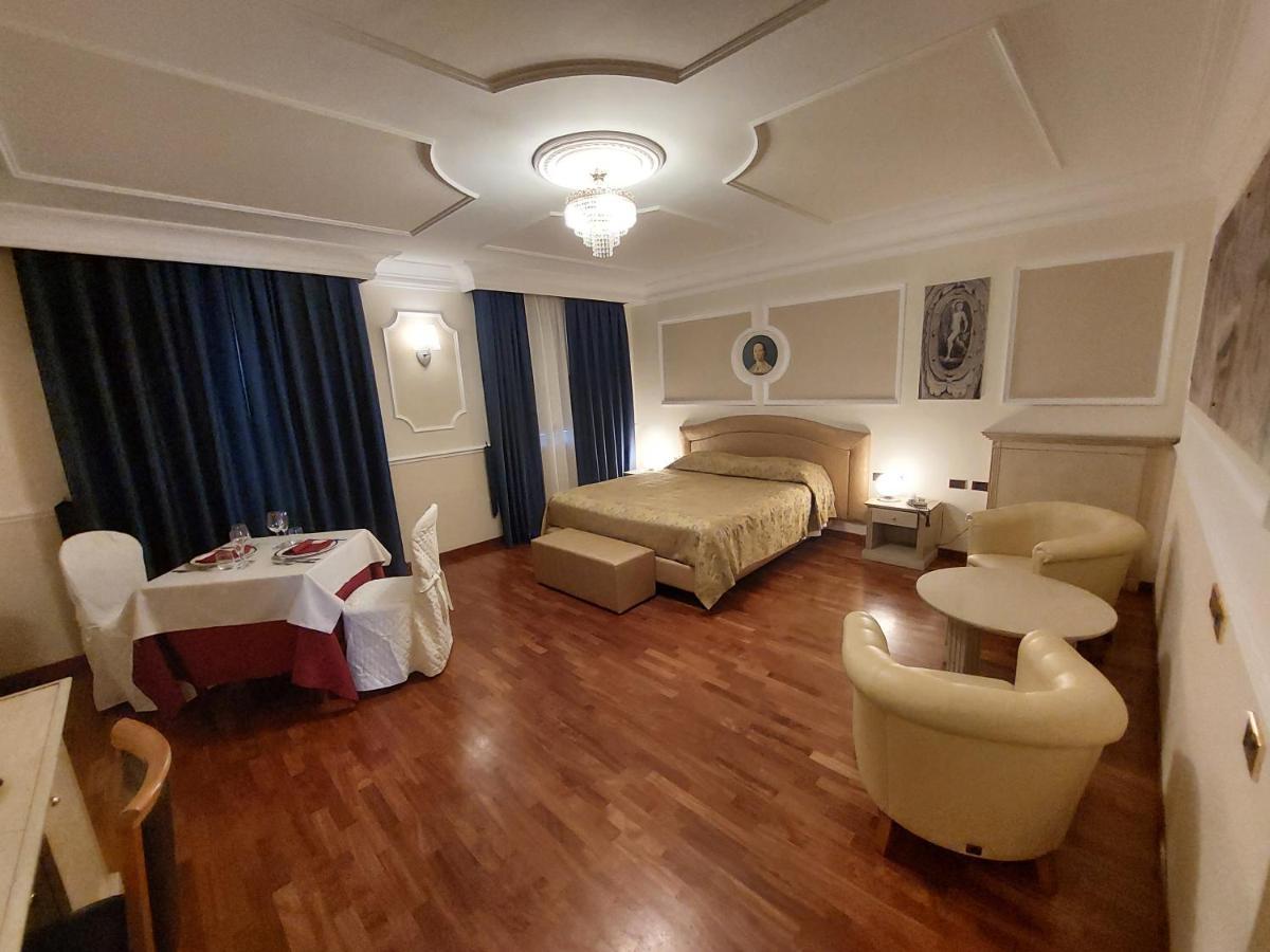 Hotel Villa Medici Rocca San Giovanni Esterno foto