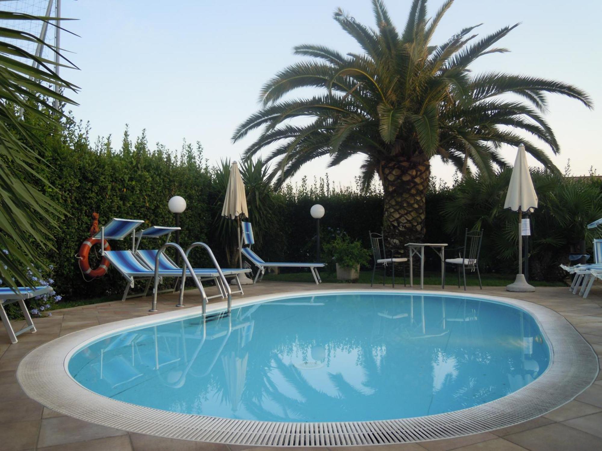 Hotel Villa Medici Rocca San Giovanni Esterno foto