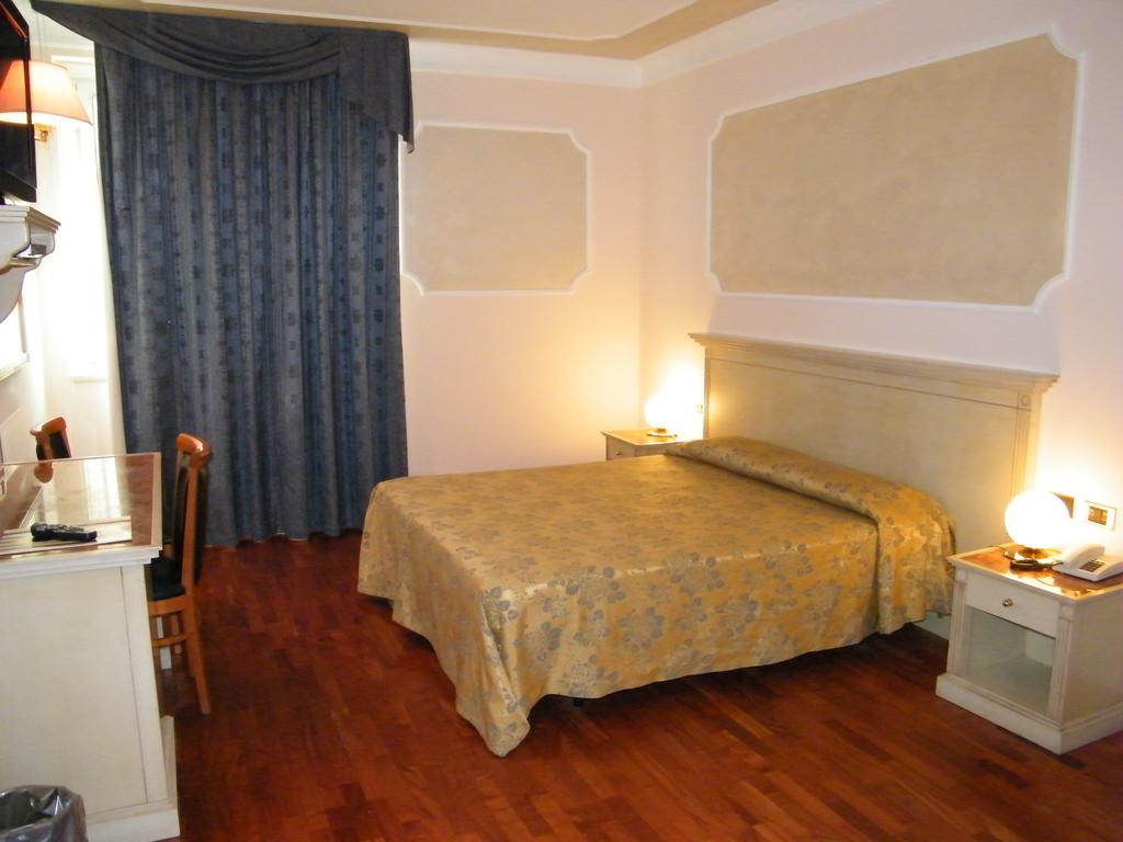 Hotel Villa Medici Rocca San Giovanni Esterno foto
