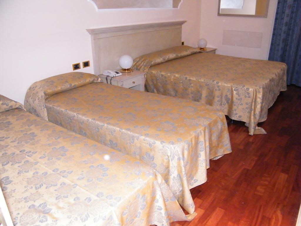Hotel Villa Medici Rocca San Giovanni Esterno foto