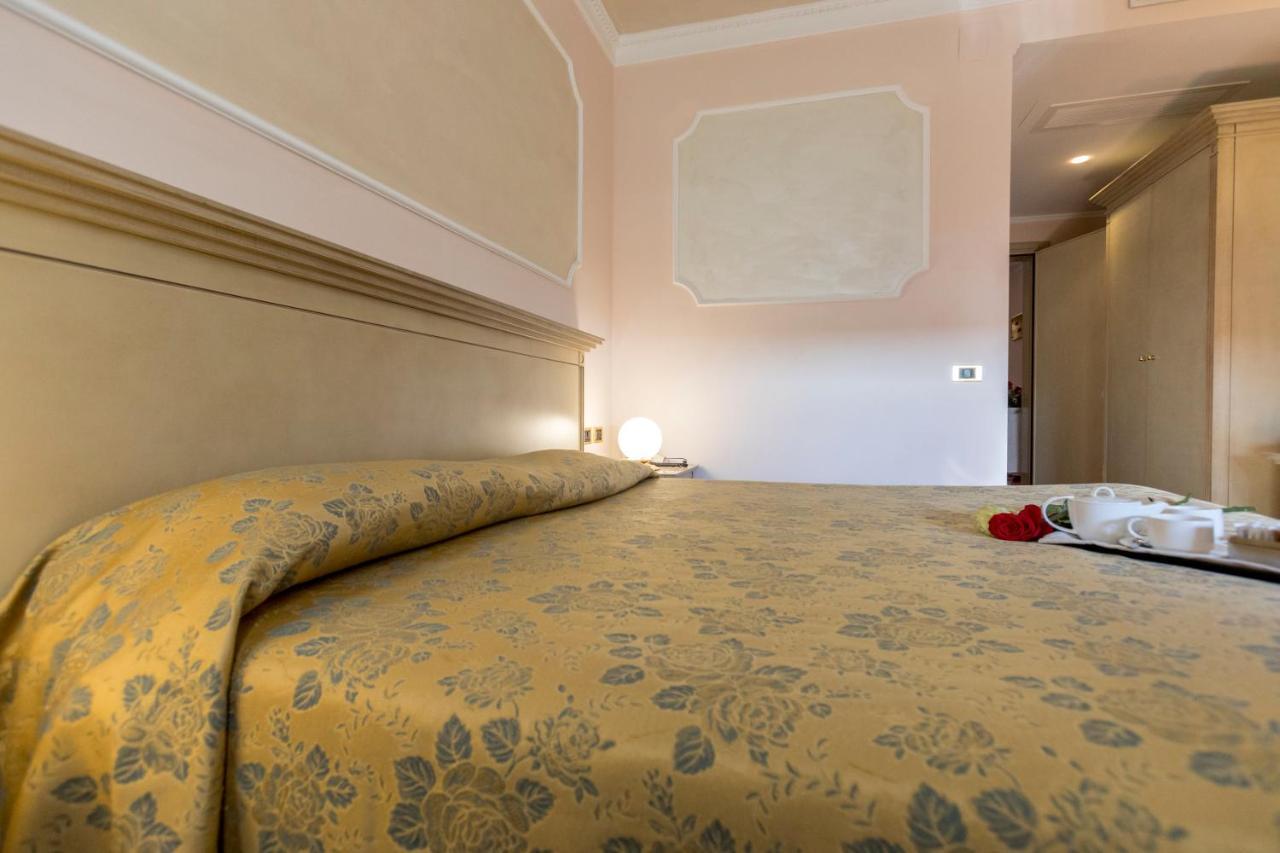 Hotel Villa Medici Rocca San Giovanni Esterno foto