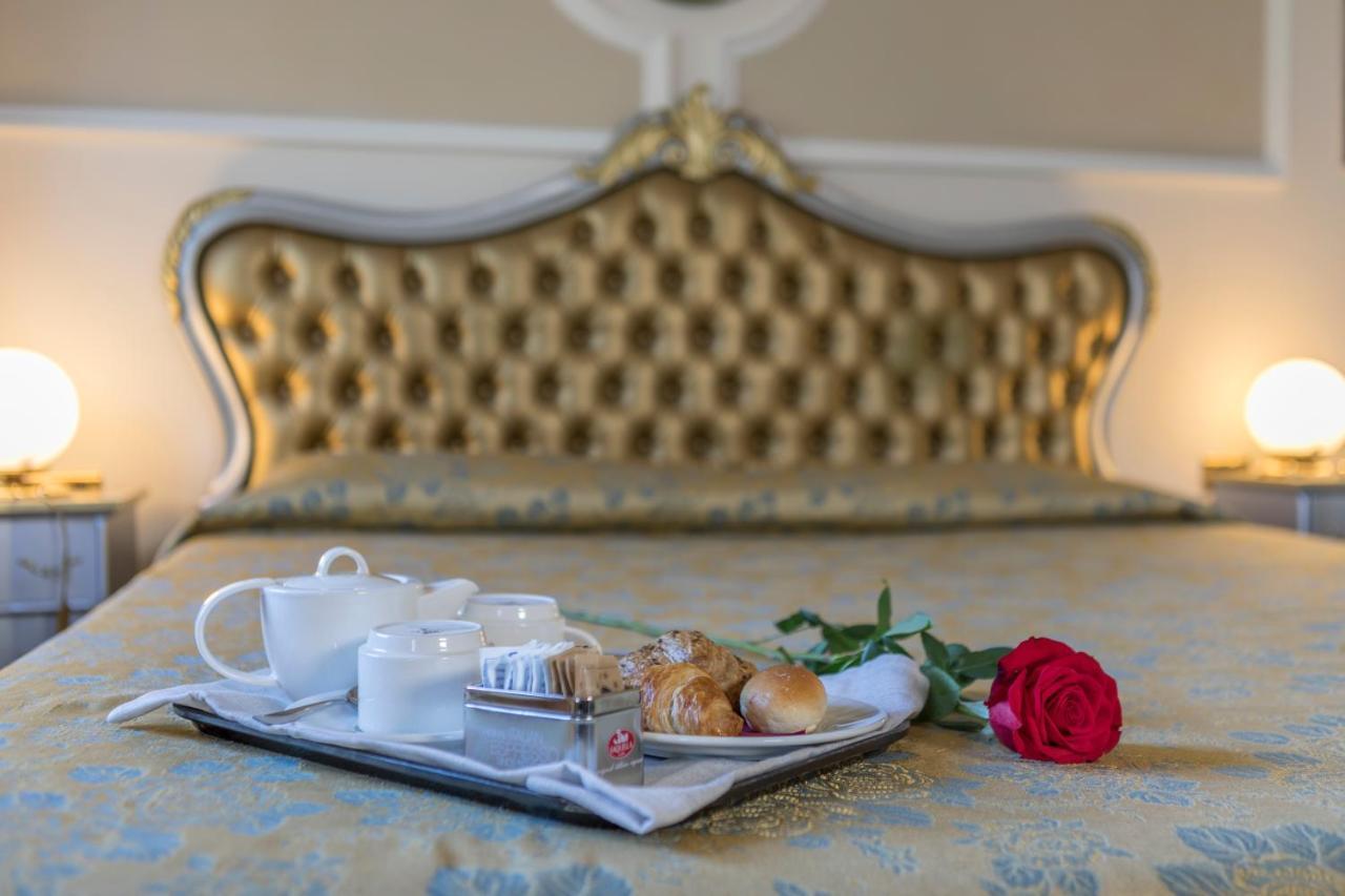 Hotel Villa Medici Rocca San Giovanni Esterno foto